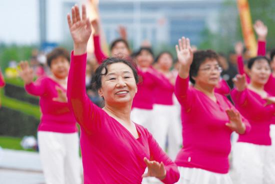 如何化解大妈广场舞冲突?轮流换位政府管理