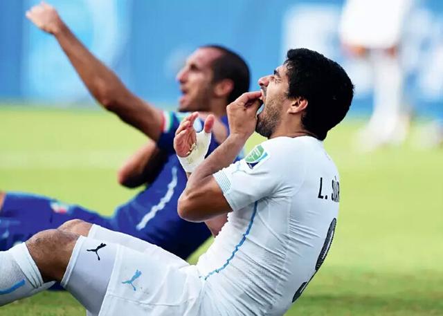 苏亚雷斯自传(一):咬人背后的苦与泪_体育_腾讯网