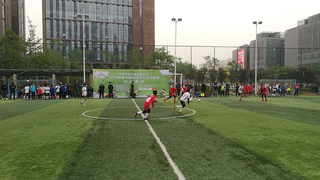 中国城市少儿足球赛启动 郑州赛区600余场比赛