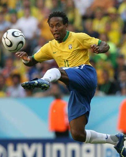 泽罗伯托即将加盟巴西劲旅 桑巴巨星落叶归根