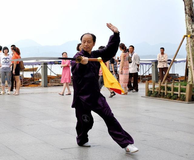 中国传统武术VS泰国泰拳,谁更胜一筹?