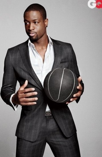 韦德拍杂志自曝染黑趾甲