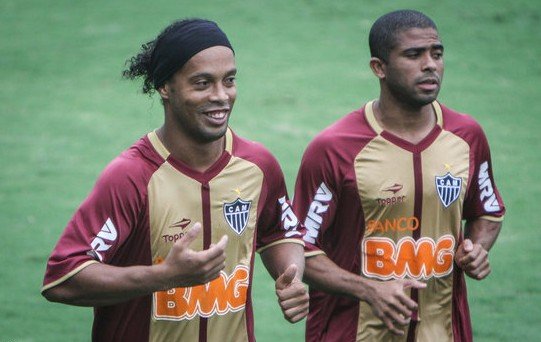 巴西劲旅宣布签约小罗 闪电战!中超错失巨星 