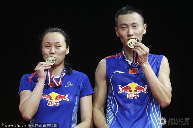 世锦赛混双决赛演中国德比 张楠/赵芸蕾摘冠 