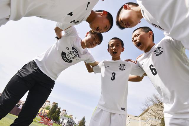 2017北京耐克校园足球联赛开赛 16区216队逐鹿_体育_腾讯网