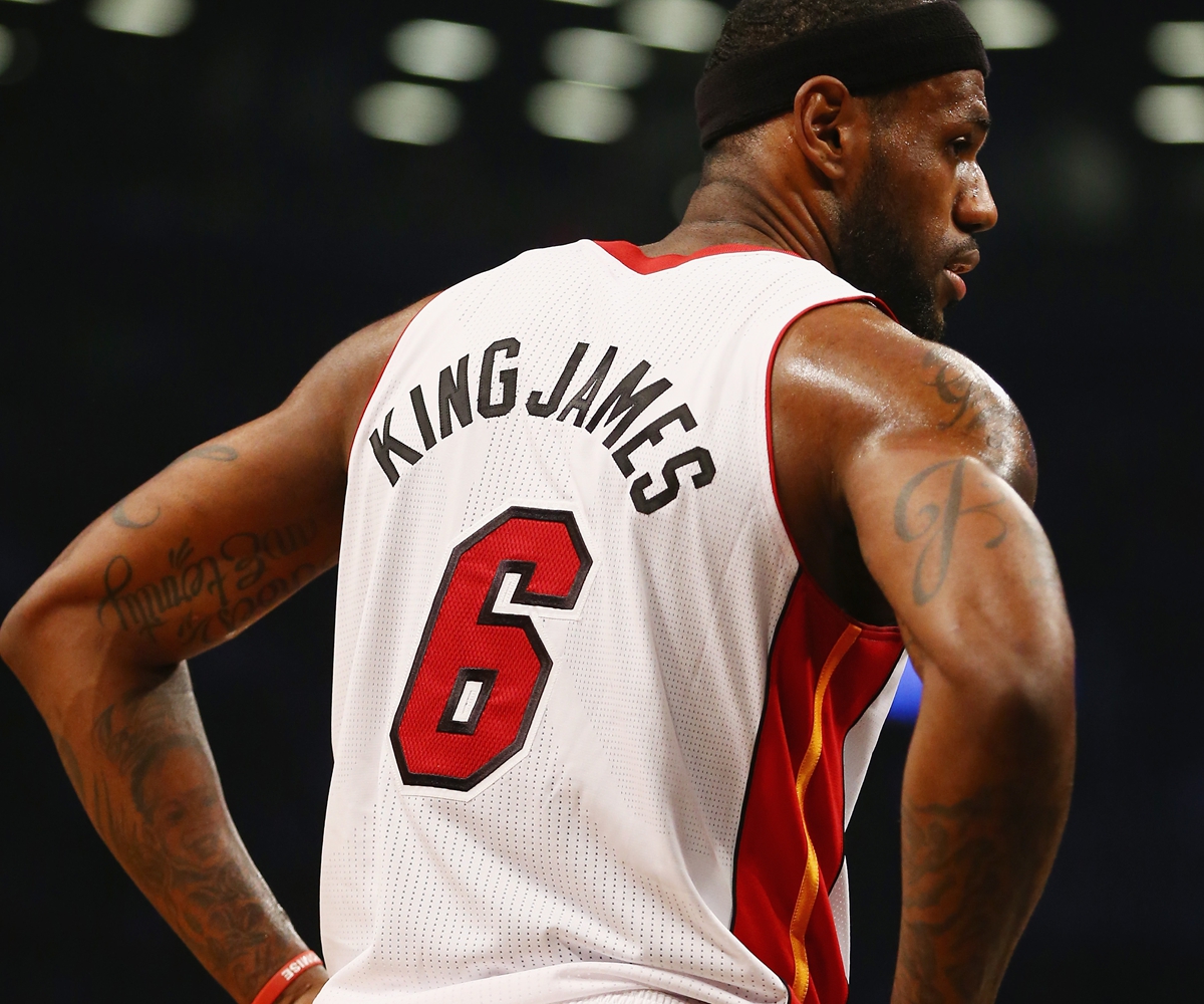 詹姆斯超张伯伦科比 加冕最年轻22000分先生