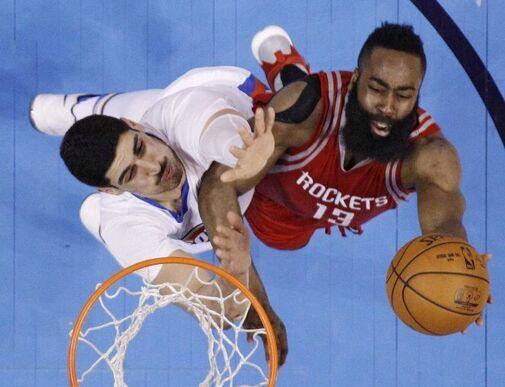 火箭负雷霆两遭误判 哈登:带伤坚持打保八战