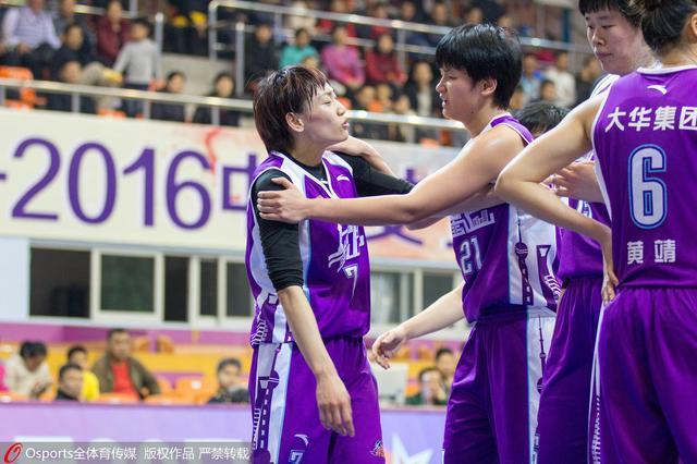 上海女篮:接受篮协对史秀峰处罚 将加强教育