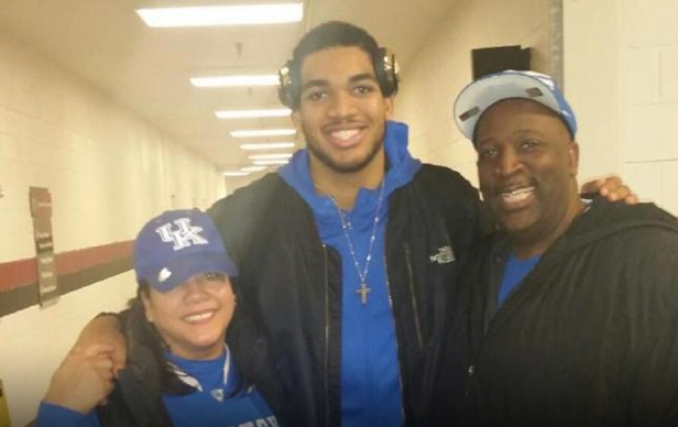 状元唐斯人物传:寒门出天骄 16岁即对抗詹皇