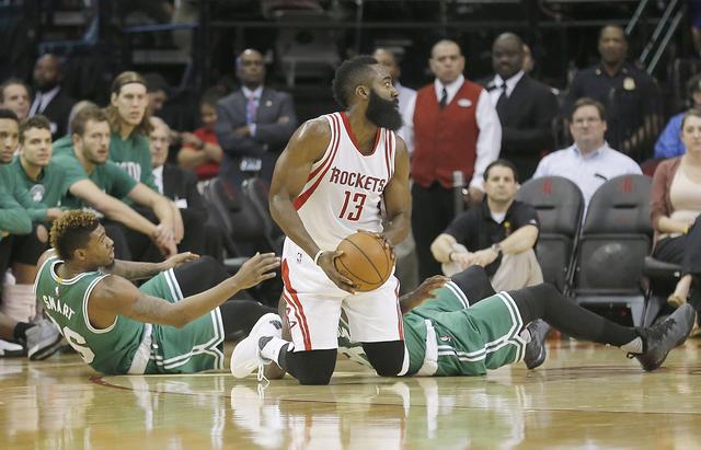 哈登遭主场球迷反讽MVP 麦帅:后场首发将变