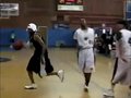 视频：艾弗森重回篮球场 狂砍30分恍若当年