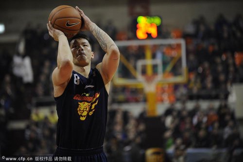 绝命时刻广东又见熟悉身影 单节4三分他没老