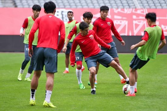 上港不怵澳超冠军 蔡慧康:对手难防孔卡武磊