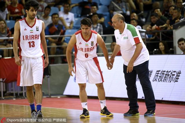 伊朗将帅质疑裁判:对判罚有看法 毕竟在中国
