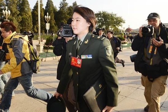 十八大首日焦刘洋遭围堵 奥巴马连任也问她