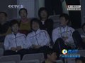 视频：羽毛球队队员观看乒乓球男单决赛