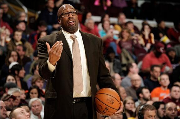 他工作两年竟赚九年工资 4年3度被裁却引勇士