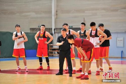 开启热身赛模式 中国男篮首次调整阵容