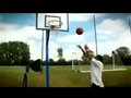 视频：德罗巴秀篮球技巧 足球魔兽有篮球智商