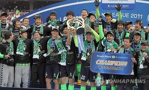 黄博文获韩国k联赛冠军 一赛季人气超李玮锋