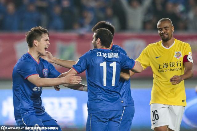 舜天1-0十人申鑫主场全胜 埃斯库德罗制胜球