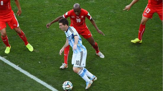阿根廷-瑞士:梅西加时赛助攻(1-0)