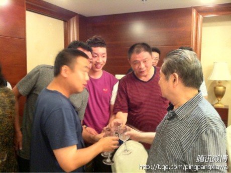 夏娃微博直击乒乓嘉年华国球元老为许昕庆功