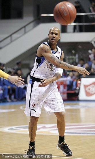 马布里53分连续2场50+ 天王山之战北京胜山西