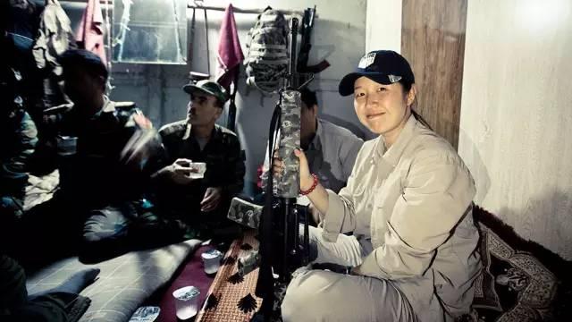 说走就走的疯狂爱情旅行 租装甲车+开飞机_体育_腾讯网