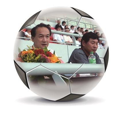 当年,谢亚龙(左)与南勇一同执掌中国足球;如今,一起入狱一起减刑.