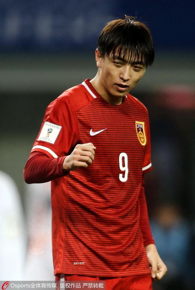 现场:邹正左路圆月弯刀  杨旭 大四喜国足8-0_体