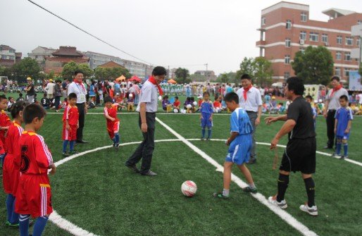 浙江校园足球文化交流 师生家长同享快乐足球