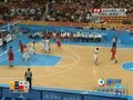 视频：男篮小组赛 朱芳雨突破上篮中国领先