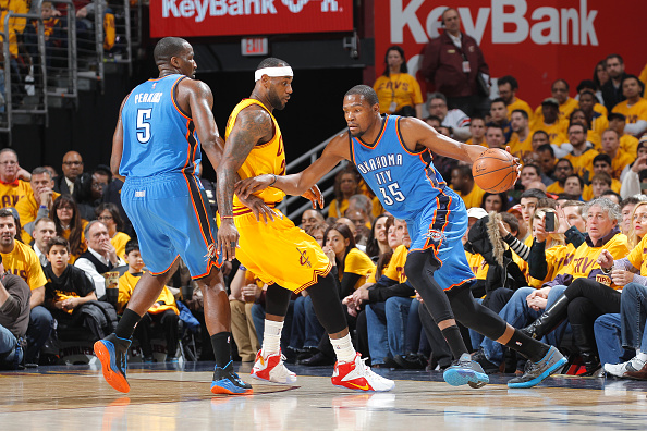 杜兰特14-15赛季十佳球 劈扣詹皇当背景截图