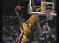 视频:NBA十年隔人暴扣 卡特战斧科比扣姚明