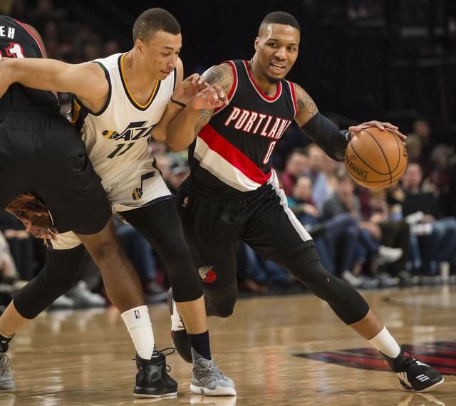 利拉德疯砍59分开拓者战胜爵士 海沃德空砍21分_体育_腾讯网