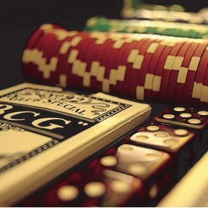 澳门薪酬十年涨245% 赌场员工月均收入一万八