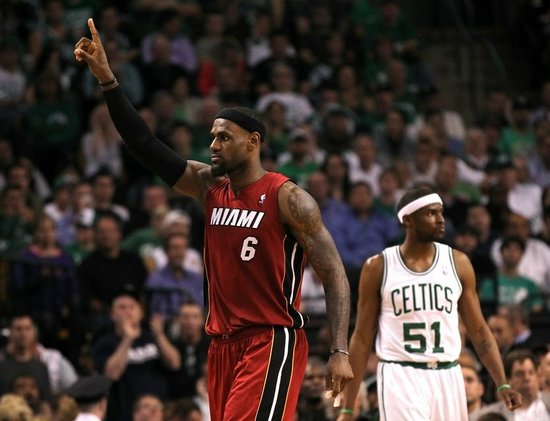 45+15+5!比肩张伯伦詹姆斯变近48年第一人