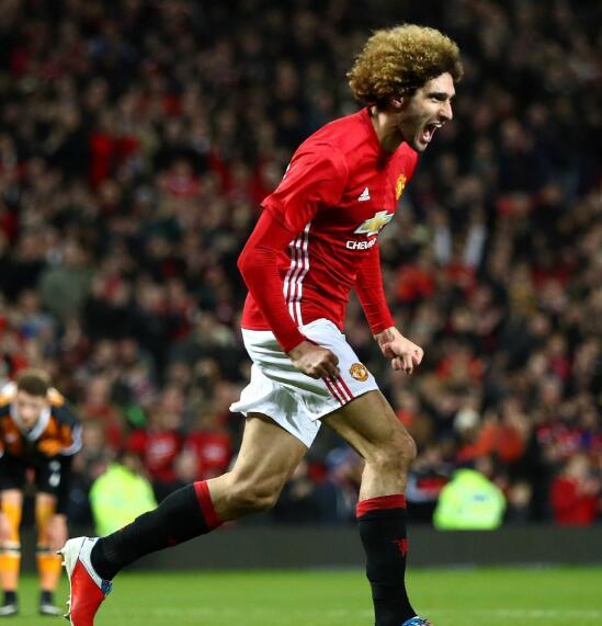 曼联官方宣布与费莱尼续约 新合同延长至2018