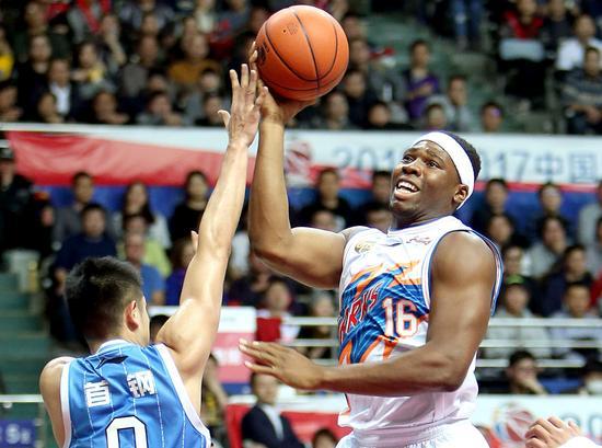 上海男篮外援加盟NBDL 他贵为绿军16年16号秀 