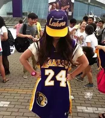 NBA大图:涨姿势!告诉你妹子怎样穿球衣好看