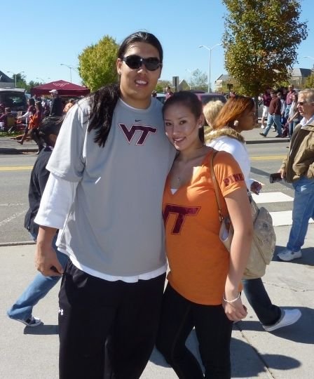 NFL华裔第1人晒私家照 王凯性感女友曝光(图)