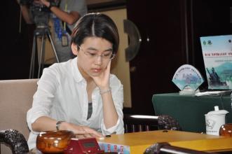 国际"智力奥运会" 18岁於之莹夺女子围棋冠军