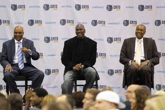 乔丹:我已老不会再复出 记恨范甘迪曾骂自己