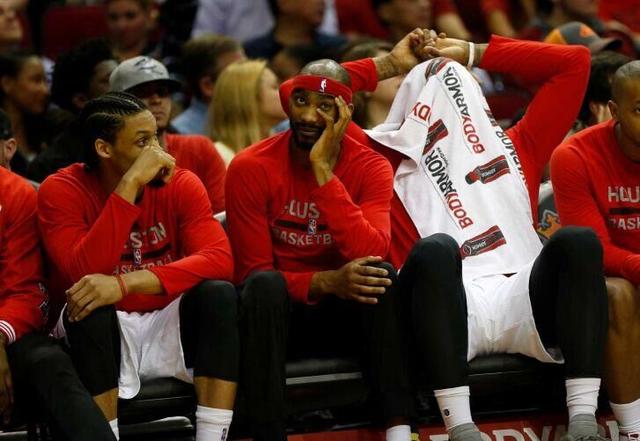 哈登叹命运不在自己手里:沮丧1词概括本赛季