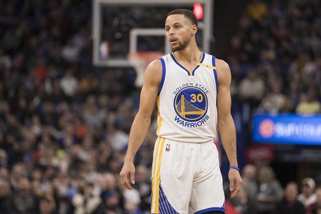 库里生涯总得分超越父亲 所用场次是老爹一半