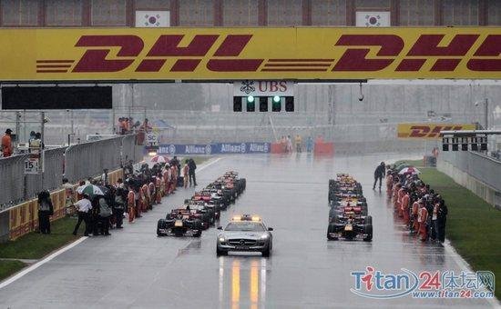 暴雨搅乱F1韩国站：安全车领跑 小汉一语惊人