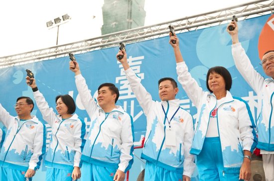 台北马拉松创造多项第一 用运动推广两岸交流