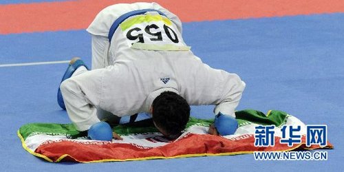空手道男子-84公斤级：伊朗选手夺金（组图）