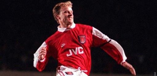 阿森纳建博格坎普雕像 冰王子比肩枪手三传奇